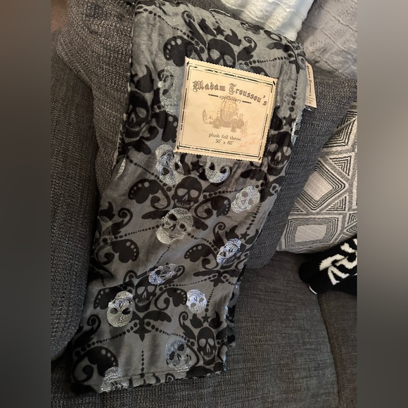 Skull Blanket - Picture 1 of 4